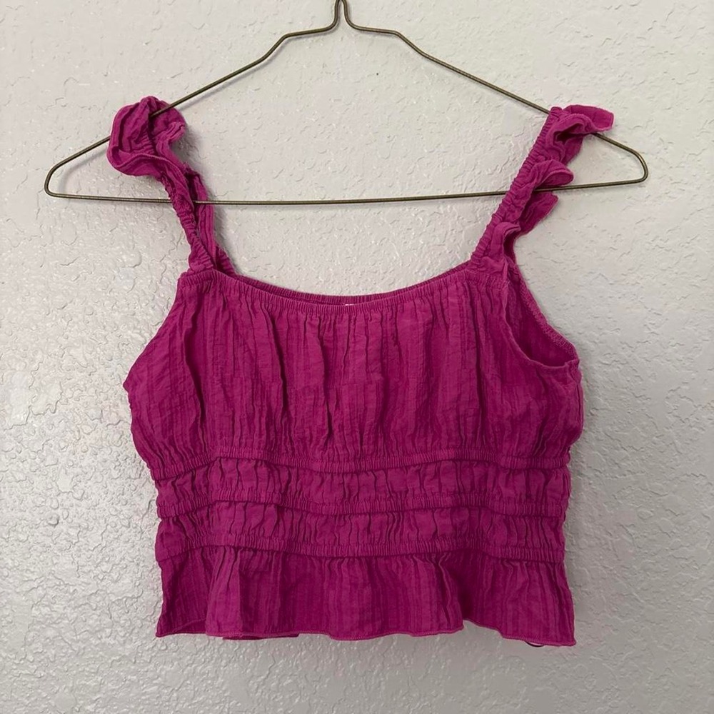 Magenta cropped crinkle top